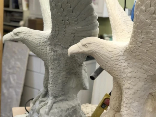 Jūlija Terentjeva – Roku darbs statuetes un skulptūras