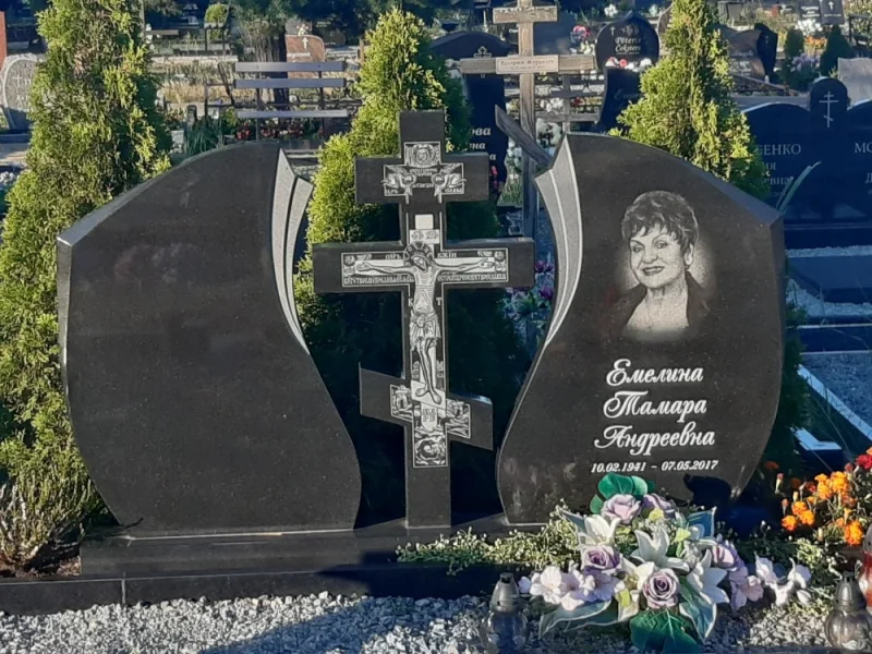 Akmens Kleisti - Мастерская по памятникам в Риге Мастерская Akmens Kleisti SIA в Риге — это место, где создаются качественные гранитные памятники и надгробия.