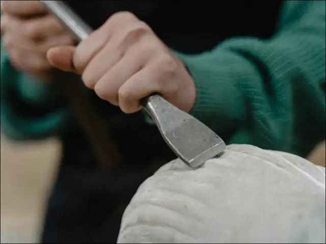 Tēlnieku un akmeņkaļu pakalpojumi Rīgā