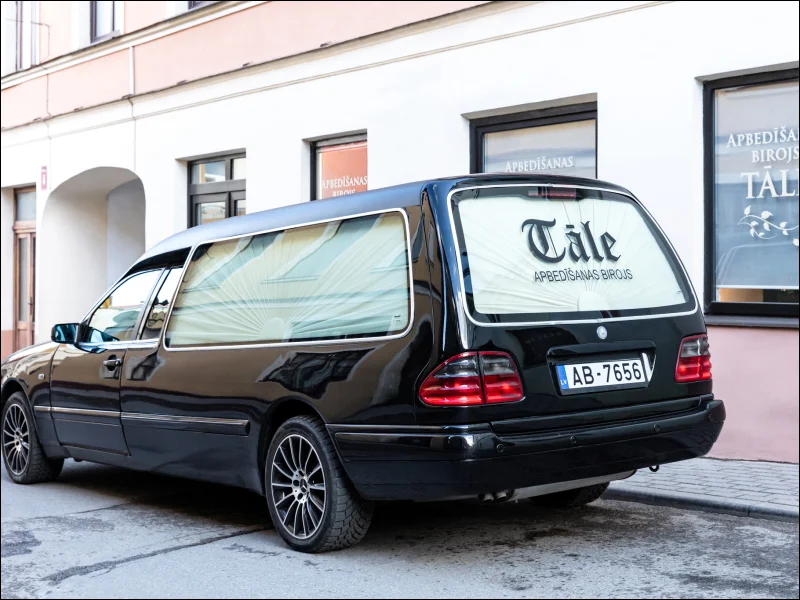 Transportation of the deceased