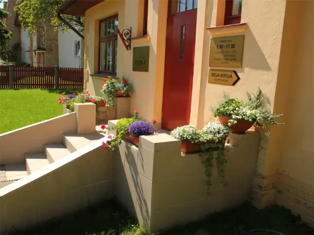 			Bēres Jelgavā un Dobelē
	