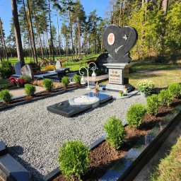 Preview image for  Памятник с сердцем на роскошном постаменте, выполненный из черного и белого гранита
