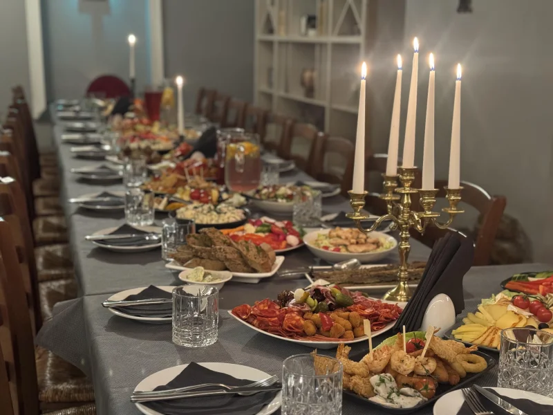 Lielā zāle atvadu mielastam