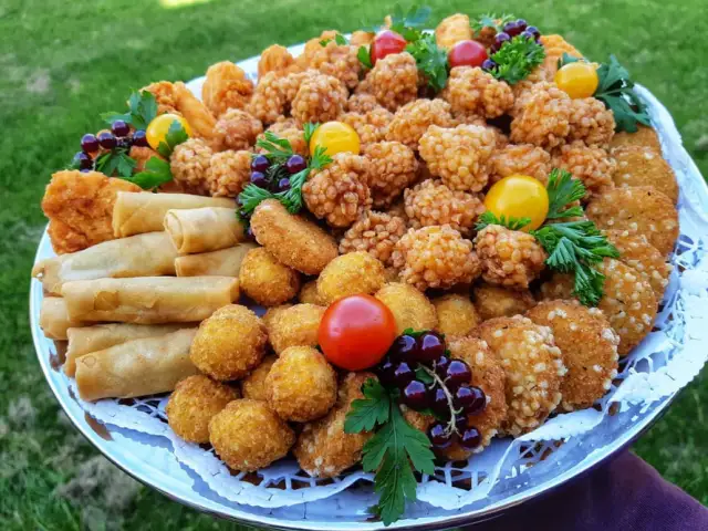 			Piedāvājam konditorejas pakalpojumus
	