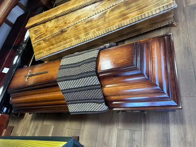 Funeral accessories